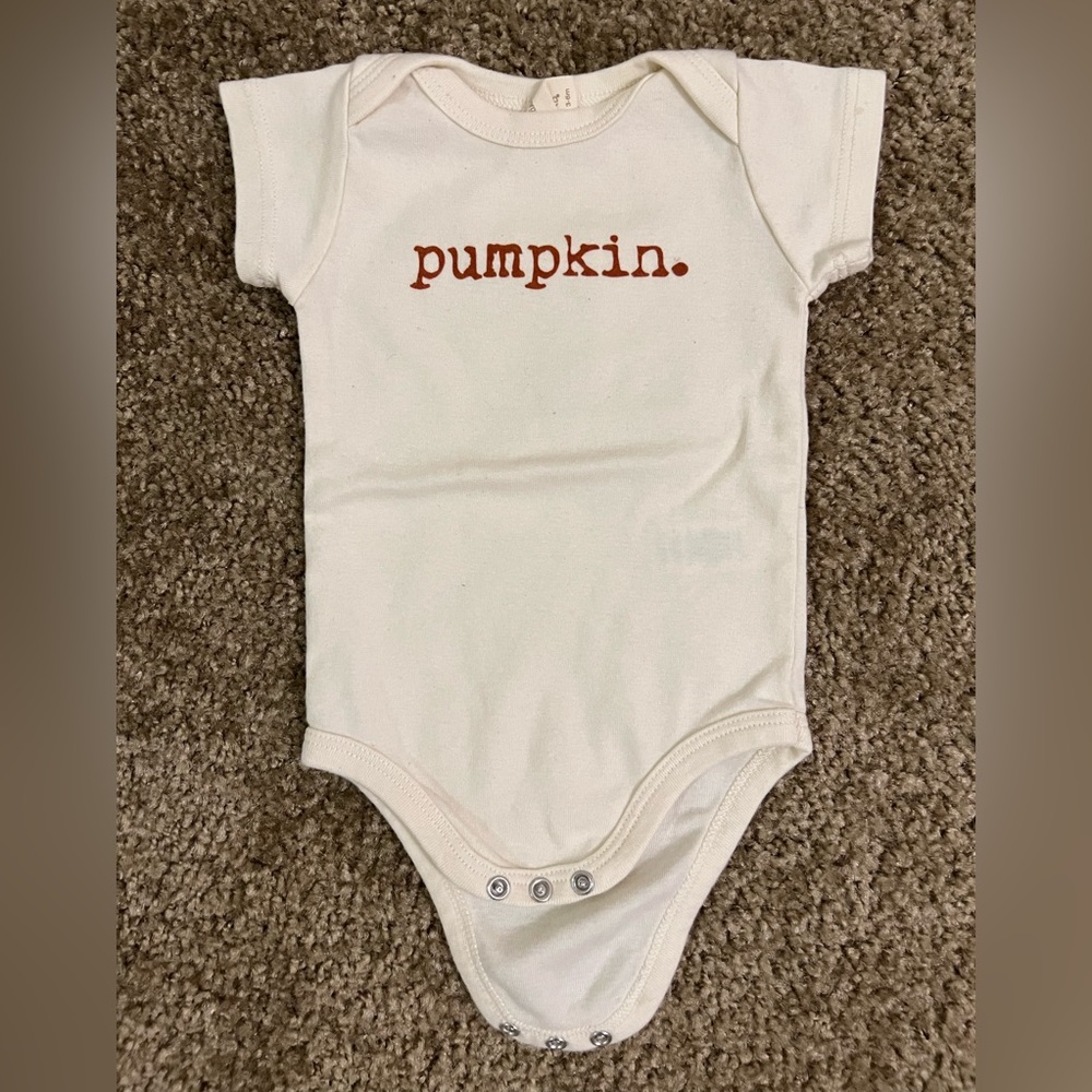 Tenth & Pine “Pumpkin” bodysuit short sleeve, 3-6m